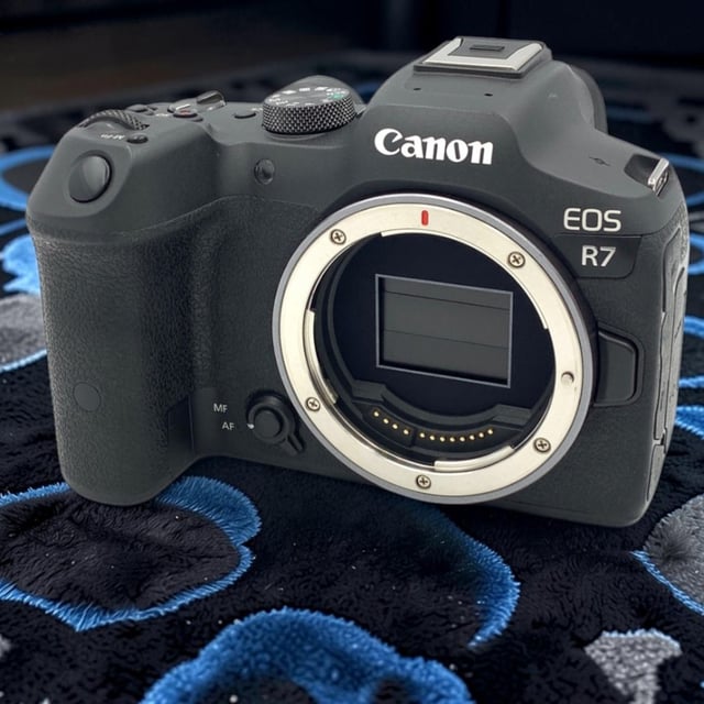 EOS R7 ボディ