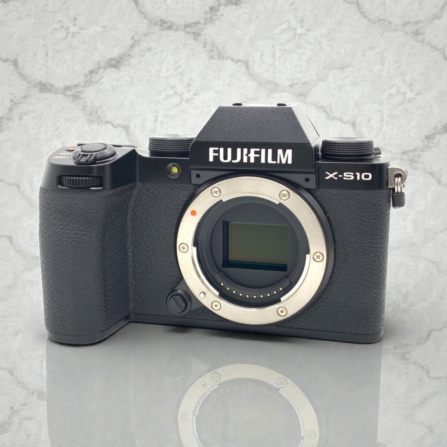 富士フイルム X-S10 ボディの中古 (美品)・¥116,010 | みんなのカメラ