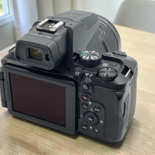 COOLPIX P950