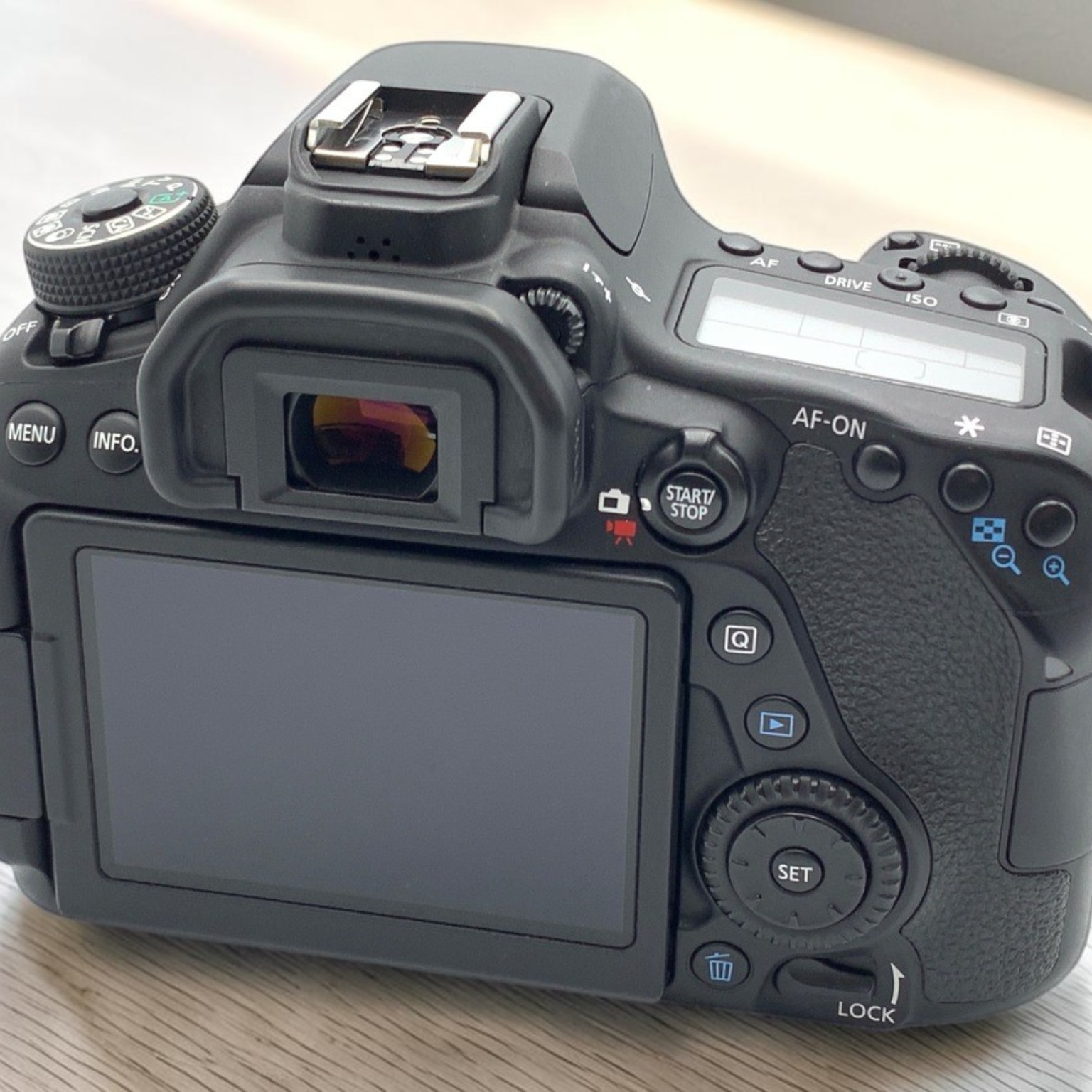 【美品】 キヤノン　Canon EOS 80D ボディ EOS 80D ボディ