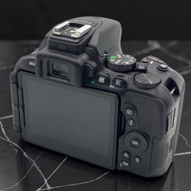 D5600 ボディ