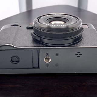 X100V "ブラック"