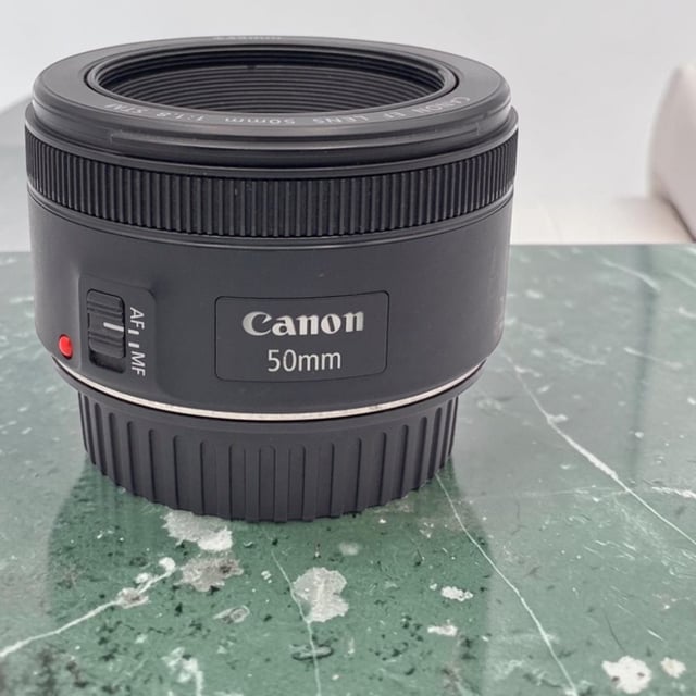 EF 50mm F1.8 STM