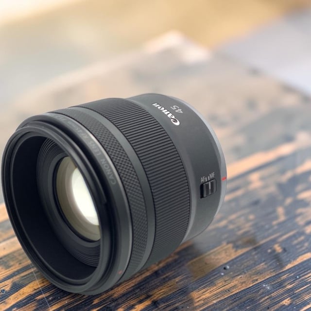 RF45mm F1.2 STM