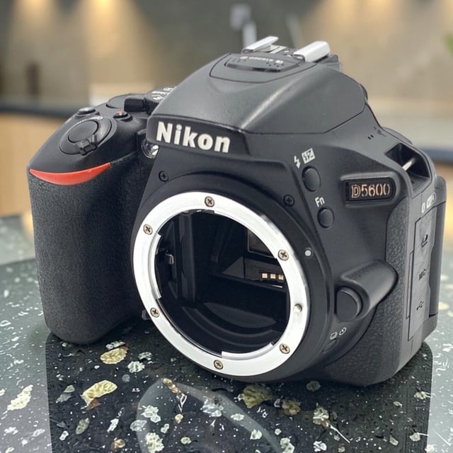 D5600 ボディ