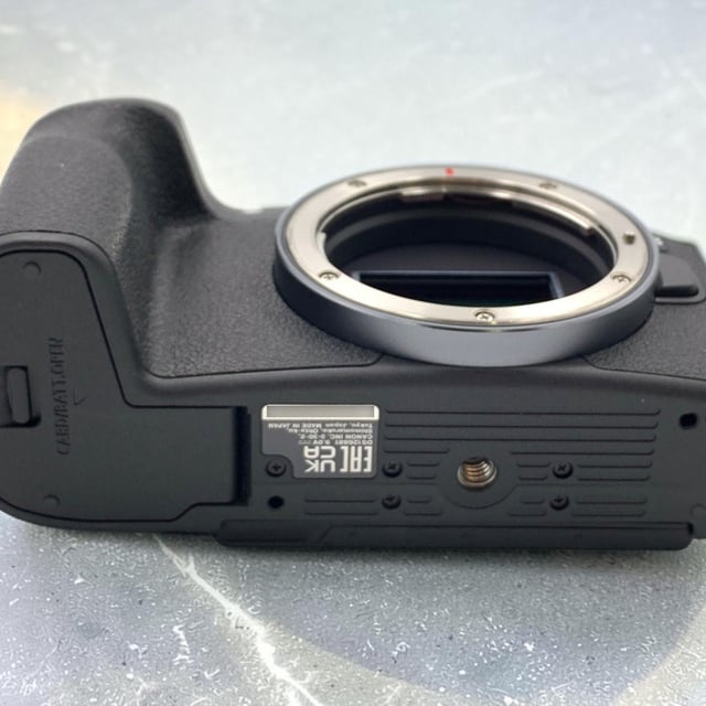 EOS R8 ボディ