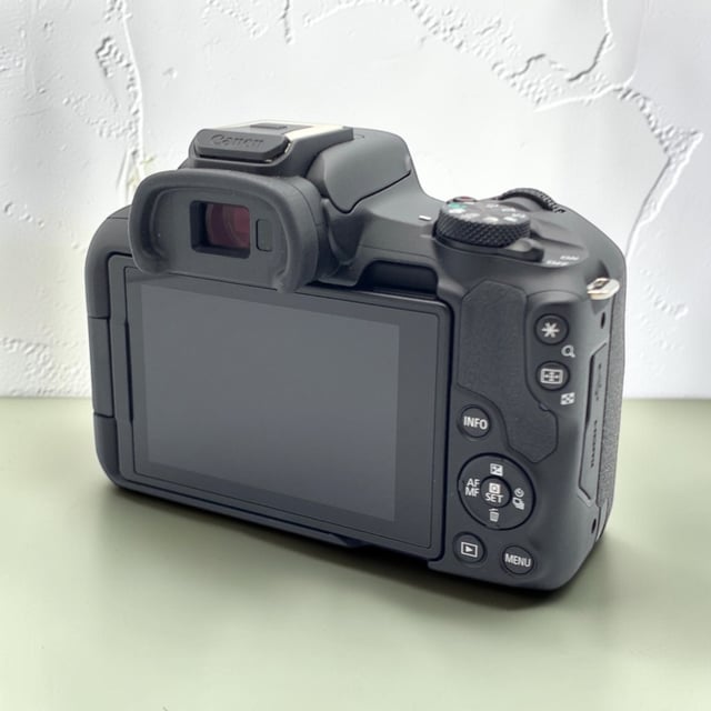 EOS R50 ボディ "ブラック"