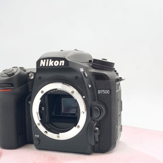 D7500 ボディ