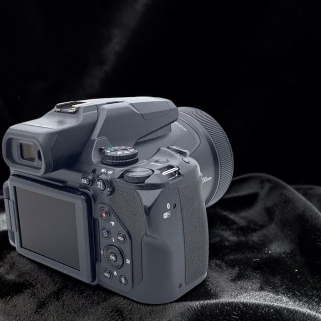 COOLPIX P1000