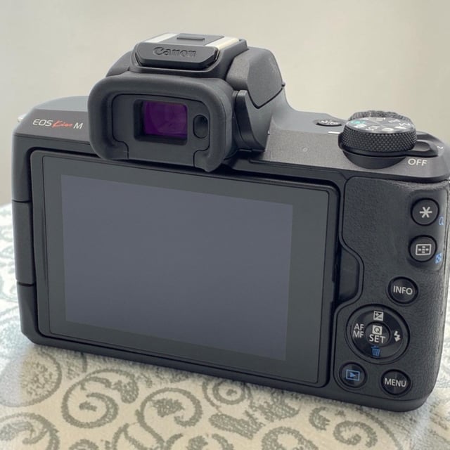 EOS Kiss M ボディ "ブラック"