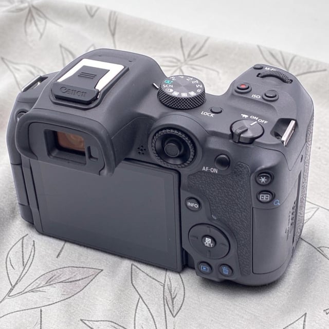 EOS R7 ボディ