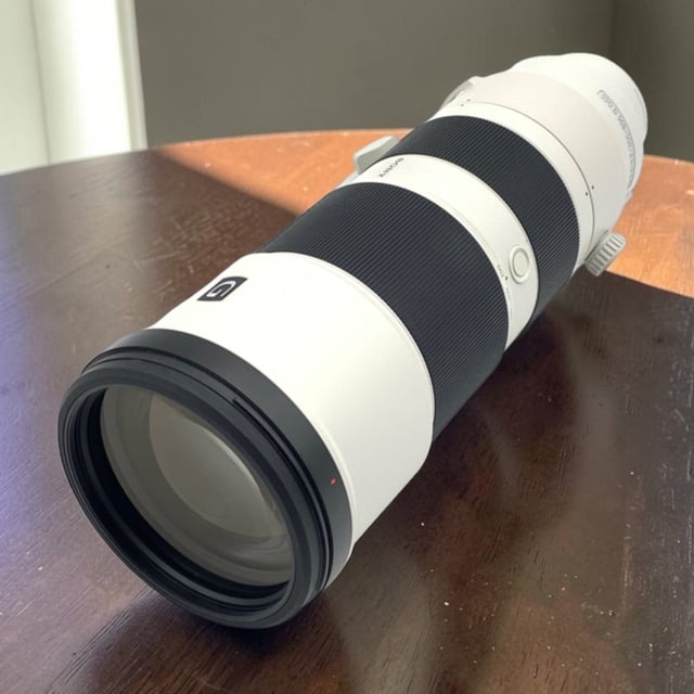 FE 200-600mm F5.6-6.3 G OSS SEL200600G