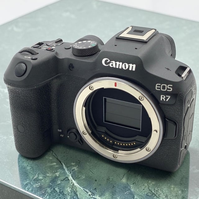 EOS R7 ボディ