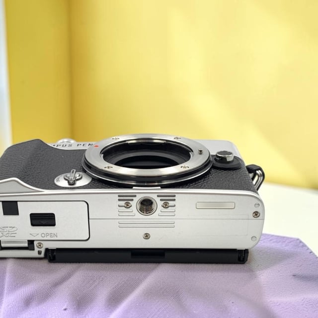 OLYMPUS PEN E-P7 ボディ "シルバー"