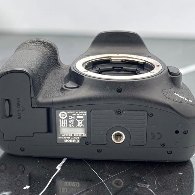 EOS 7D Mark II ボディ