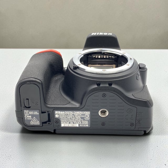 D5600 ボディ