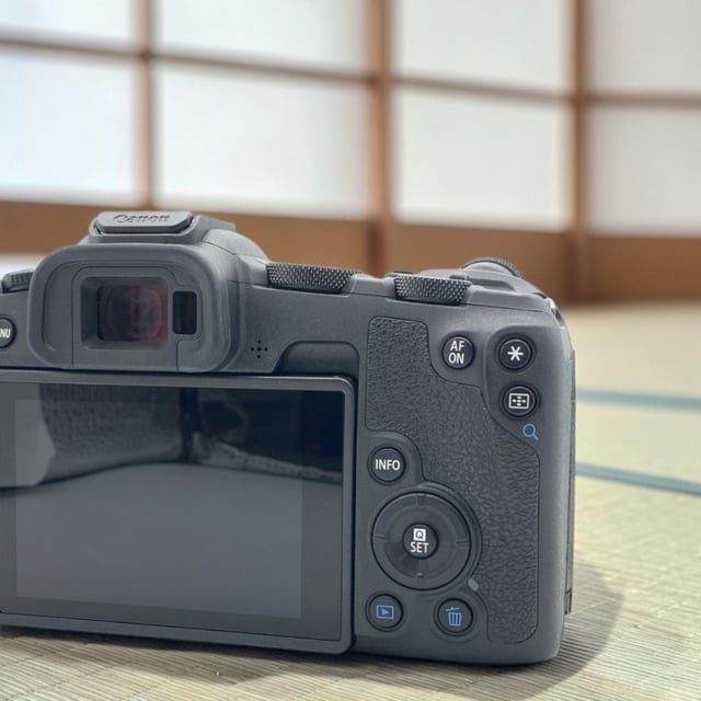EOS R8 ボディ