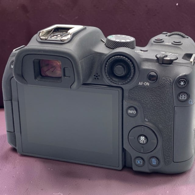 EOS R7 ボディ