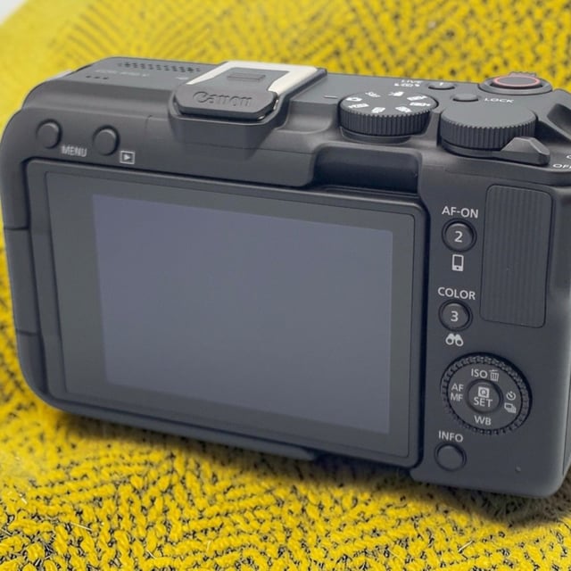 EOS R50 V ボディ "ブラック"