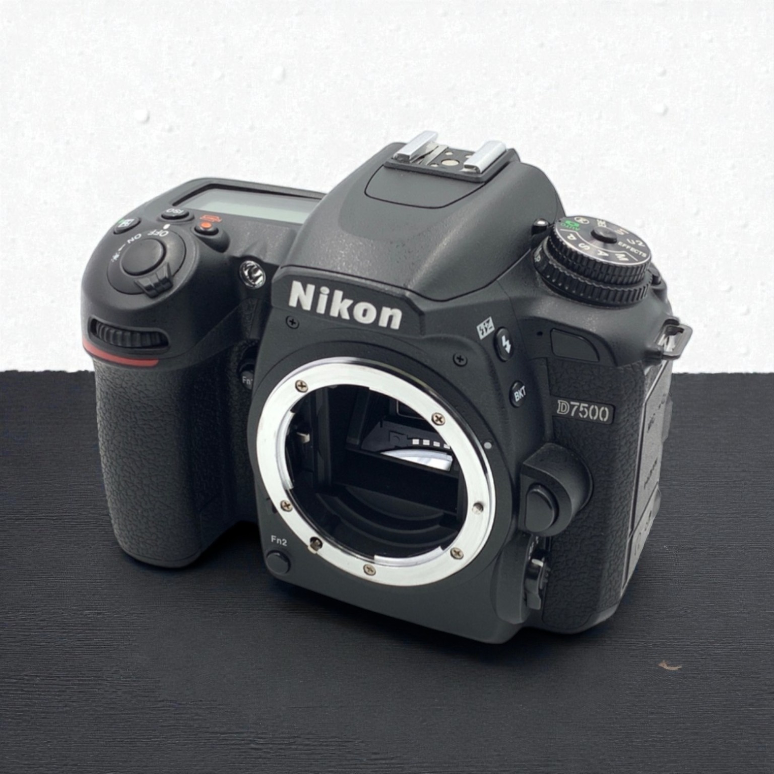 ニコン D7500 ボディの中古 (美品)・¥79,440 by ovria | みんなのカメラ