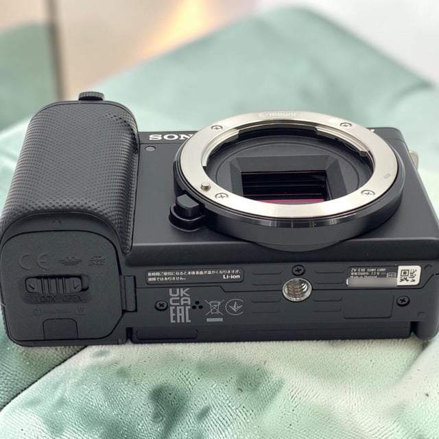 VLOGCAM ZV-E10 ボディ "ブラック"