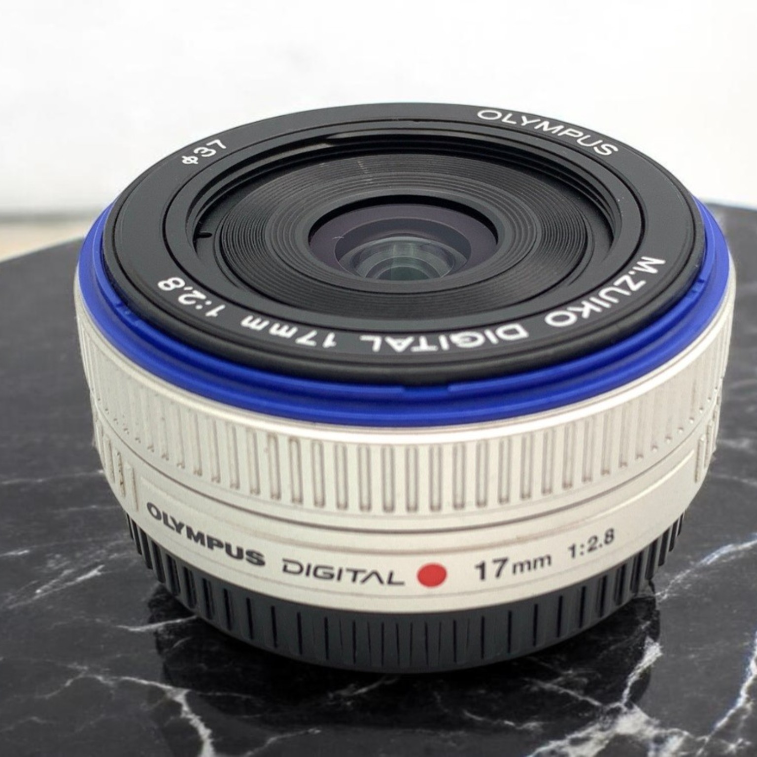 オリンパス M.ZUIKO DIGITAL 17mm F2.8の新品/中古の在庫一覧
