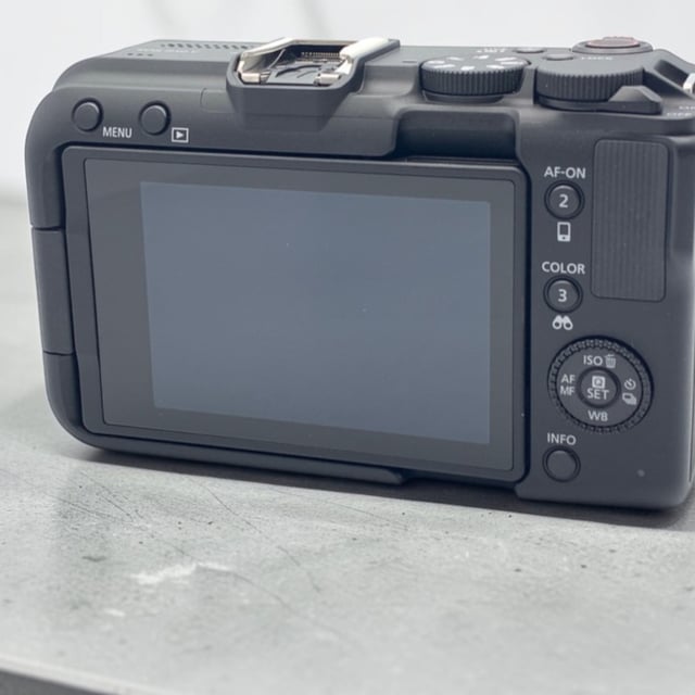 EOS R50 V ボディ "ブラック"