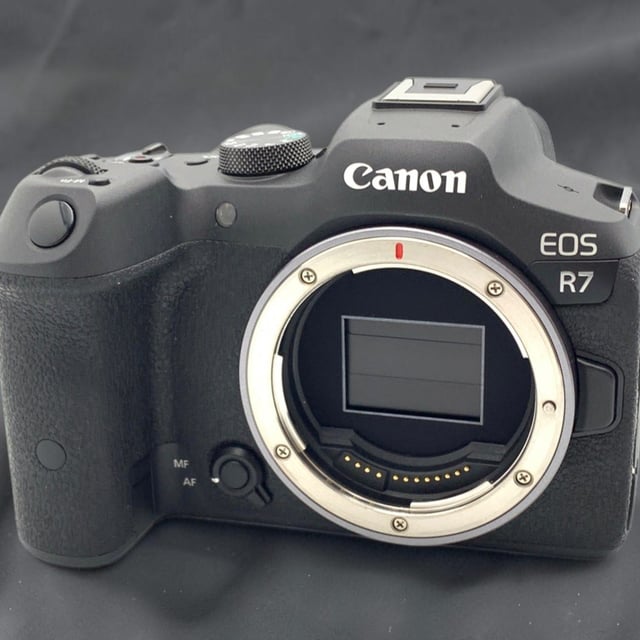 EOS R7 ボディ