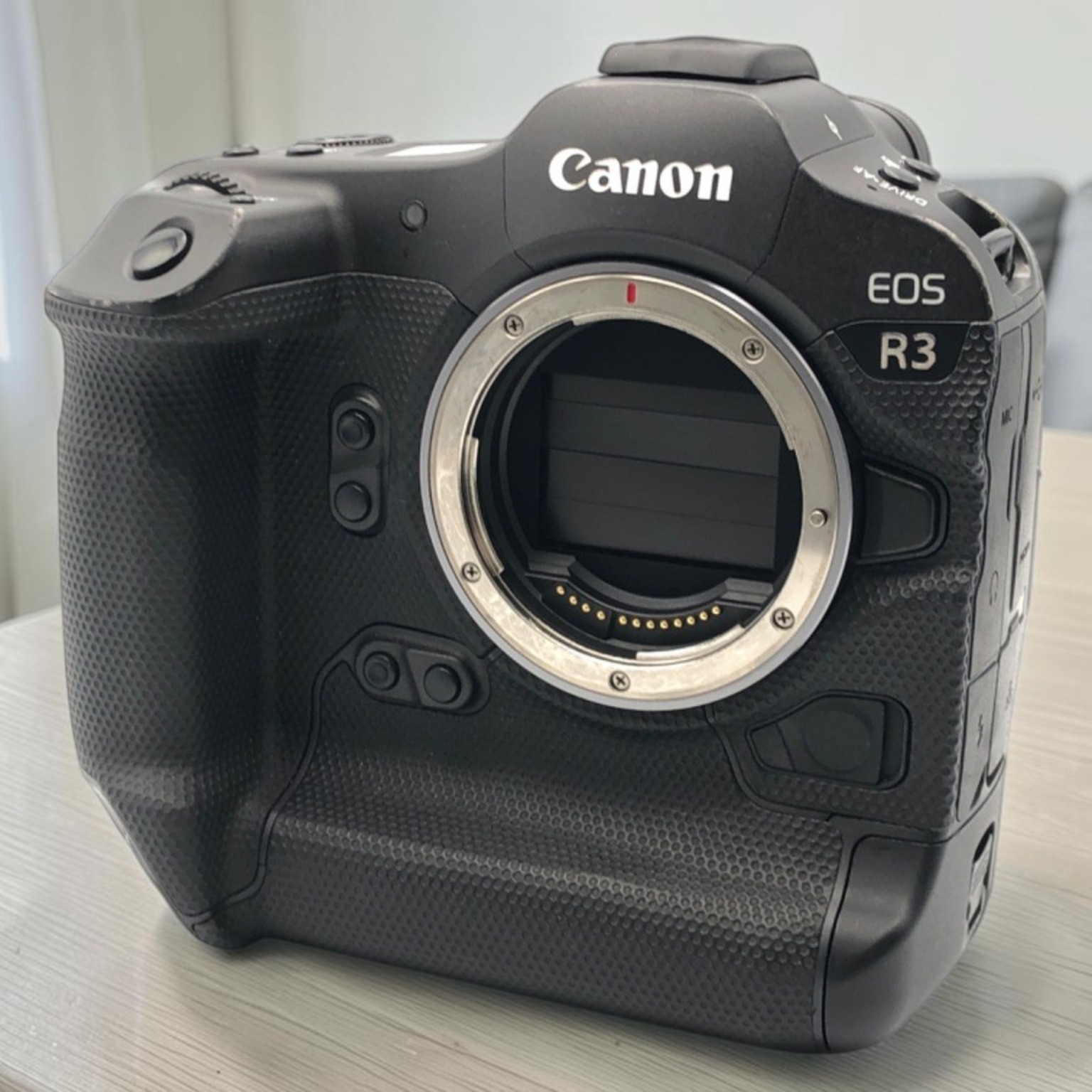 Canon EOS R3 ボディの新品/中古の在庫一覧 | みんなのカメラ