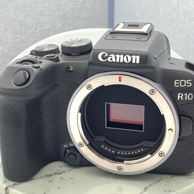 EOS R10 ボディ