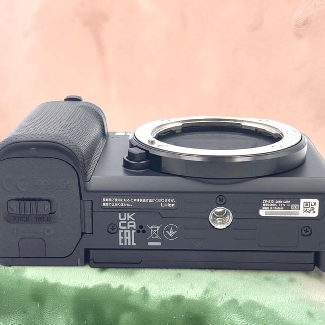 VLOGCAM ZV-E10 ボディ "ブラック"