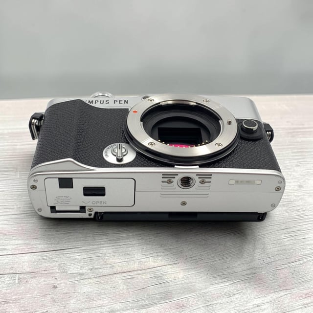 OLYMPUS PEN E-P7 ボディ