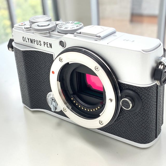 OLYMPUS PEN E-P7 ボディ "シルバー"