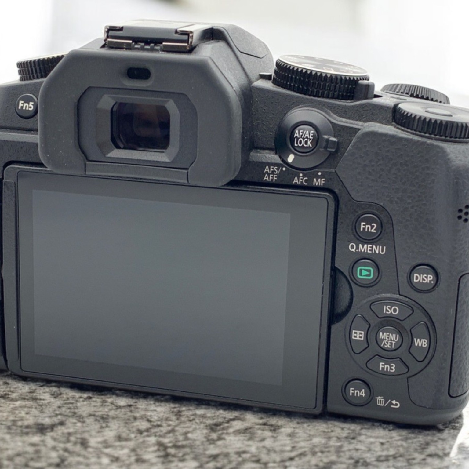 パナソニック LUMIX G8(DMC-G8) ボディの中古 (美品)・¥36,780