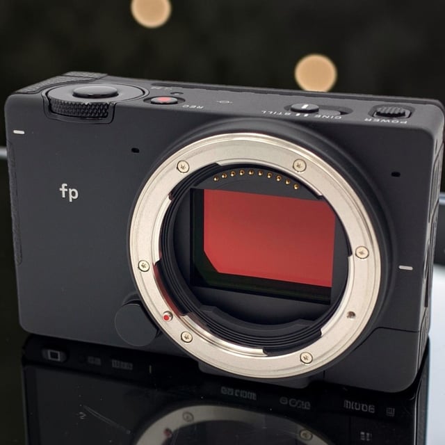 SIGMA fp ボディ