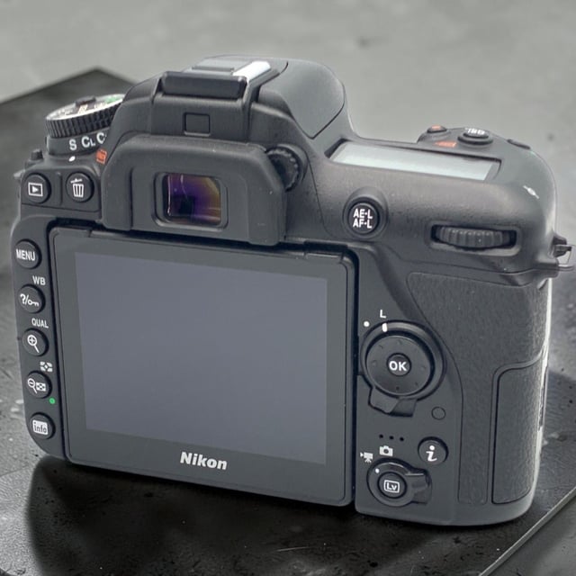 D7500 ボディ