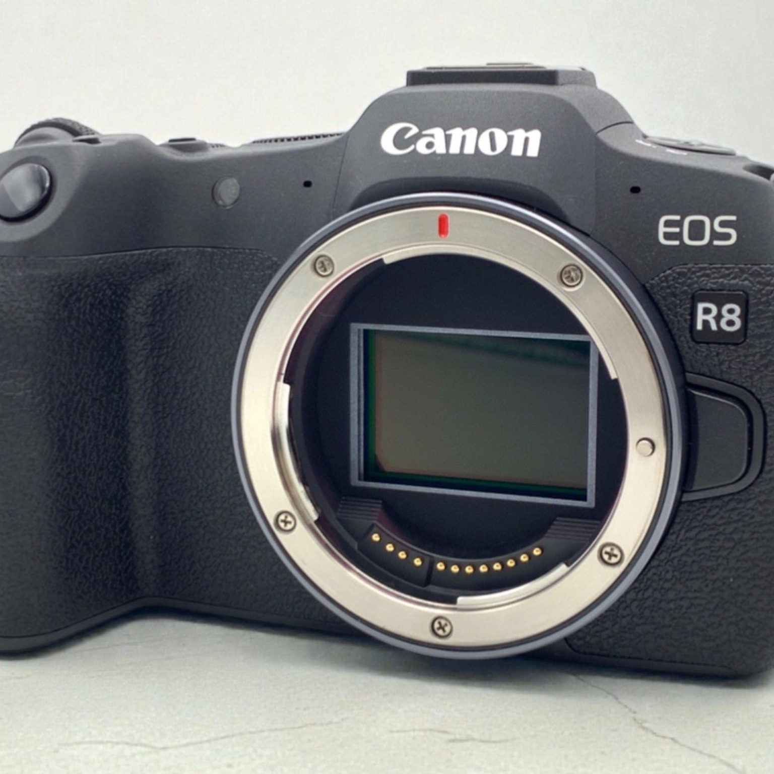Canon EOS R8 ボディの中古 (美品)・¥148,400 | みんなのカメラ