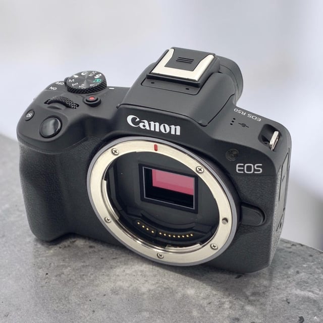 EOS R50 ボディ "ブラック"