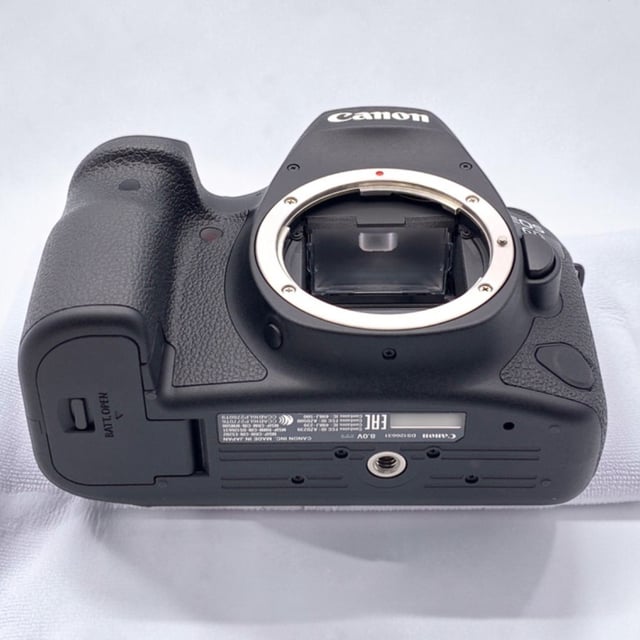 EOS 6D Mark II ボディ
