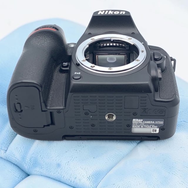 D7500 ボディ