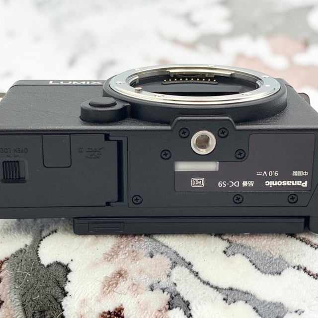 LUMIX S9(DC-S9) ボディ "ジェットブラック"
