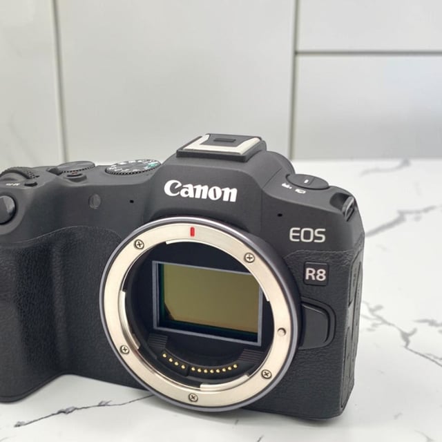EOS R8 ボディ