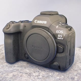 EOS R5 Mark II ボディ
