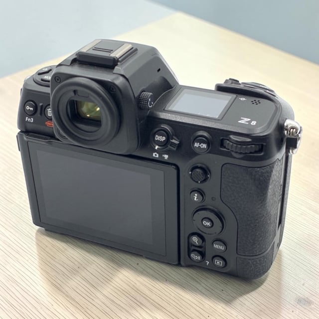 Z8 ボディ