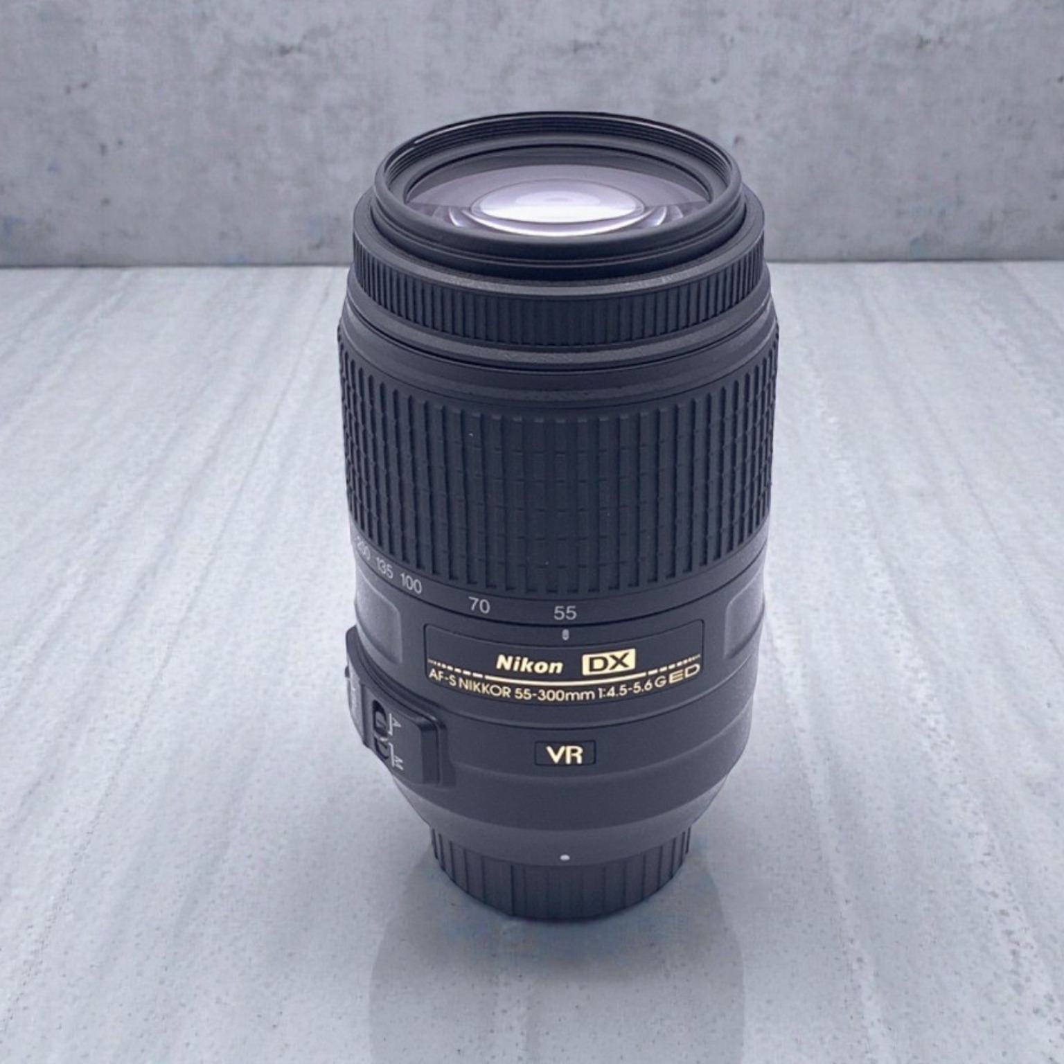 ニコン AF-S DX NIKKOR 55-300mm f/4.5-5.6G ED VRの新品/中古の在庫