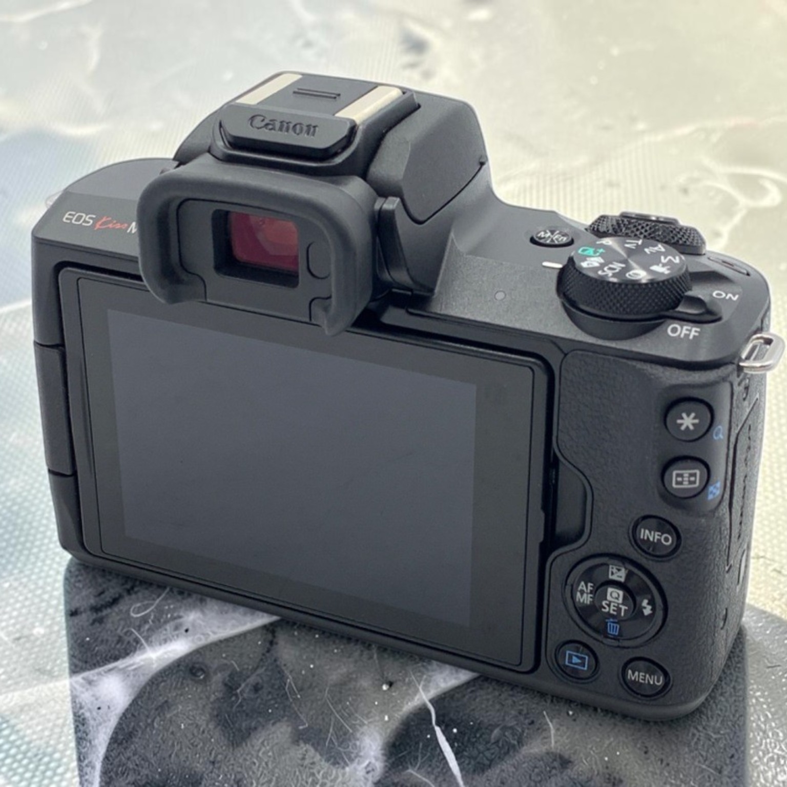 Canon EOS Kiss M ボディ 