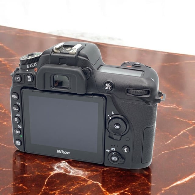 D7500 ボディ