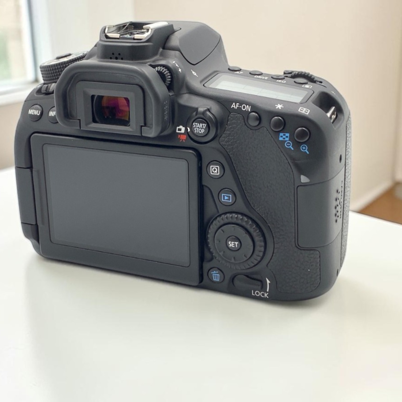 Canon EOS 80D ボディの中古 (美品)・¥52,410 by wolni | みんなのカメラ