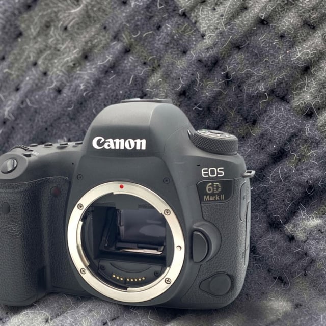 EOS 6D Mark II ボディ