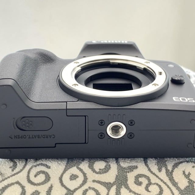 EOS Kiss M ボディ "ブラック"